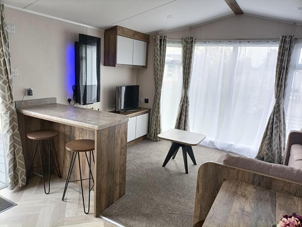 Villa Yew Tree Retreat à Selsey Extérieur photo